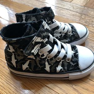 Converse little boys sneakers